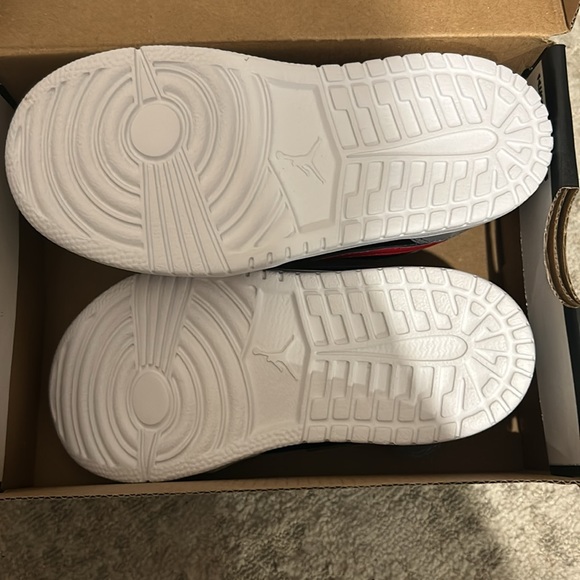 Jordan AJ 1 Low ALT (Toddler Size 10c) - Never Worn - Picture 8 of 9